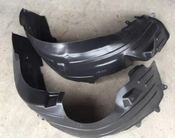 工廠用微型電動(dòng)葫蘆吊裝輪胎摩擦襯墊,效率高又省人工